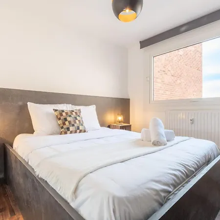 Hypercentre: Near Station With Parking *