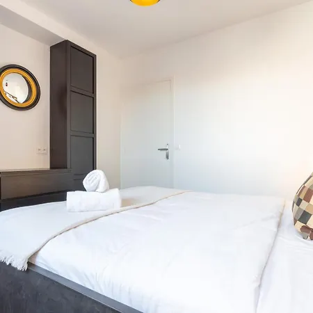 Hypercentre: Near Station With Parking アパート